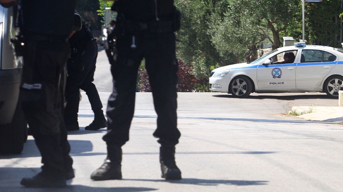 Μαρτυρία σοκ για το έγκλημα στον Ασπρόπυργο: «Ακούστηκαν οι πυροβολισμοί από το τηλέφωνο» 